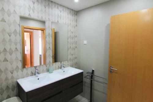 Apartamento Lovelystay - Clube Brisamar - 2br Flat With Balcony