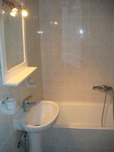Apartamento Boussetil Rooms