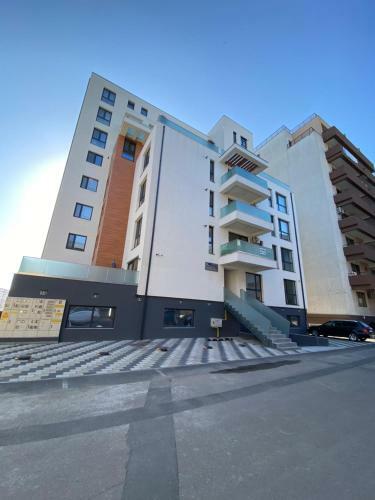 Lake View Luxury Apartment