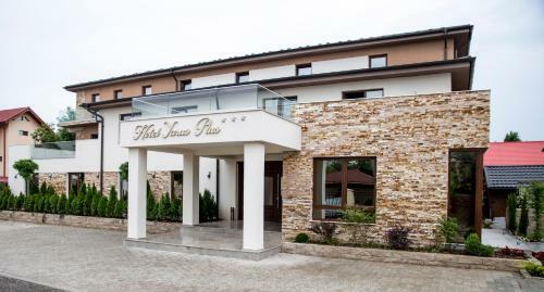 Hotel Yarus Plus