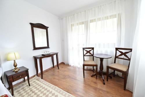 Hostal Pensiunea Castania
