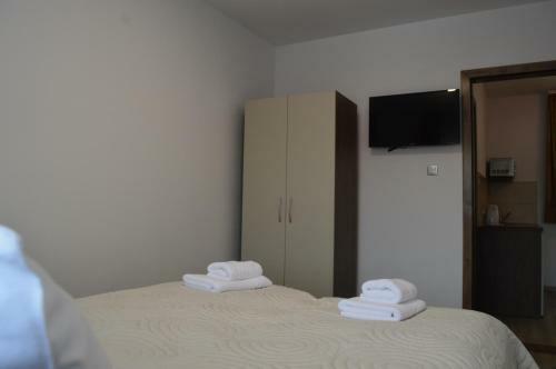 Hostal Cazare 77