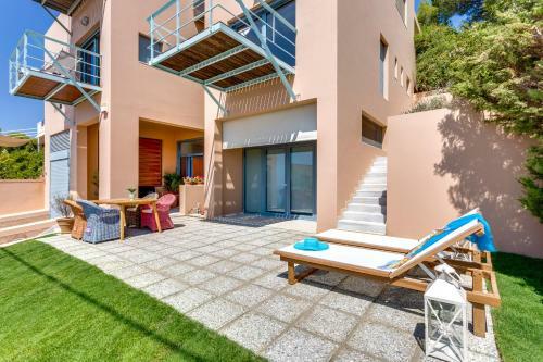 Villa Unlimited Blue