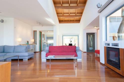 Villa Unlimited Blue