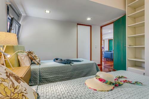 Villa Unlimited Blue