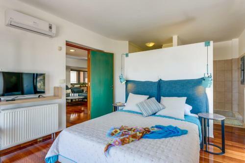 Villa Unlimited Blue