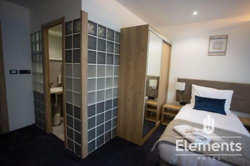 Hotel Elements