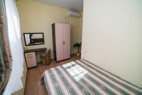 Hostal Svetlana Guest House