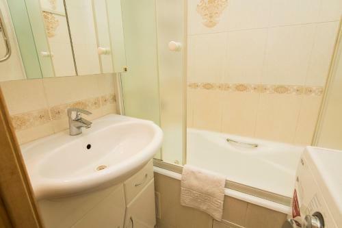 Apartamento 5days-nn, ??????????? ? 2 ????????? ?? ???????? ????, 10