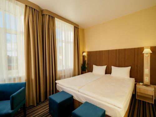 Bridge Hotel