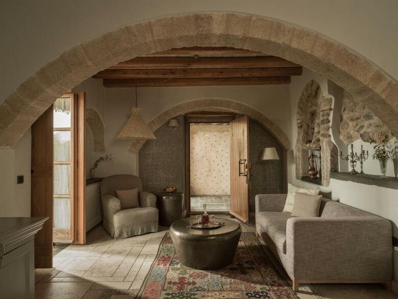 Kinsterna Hotel & Spa