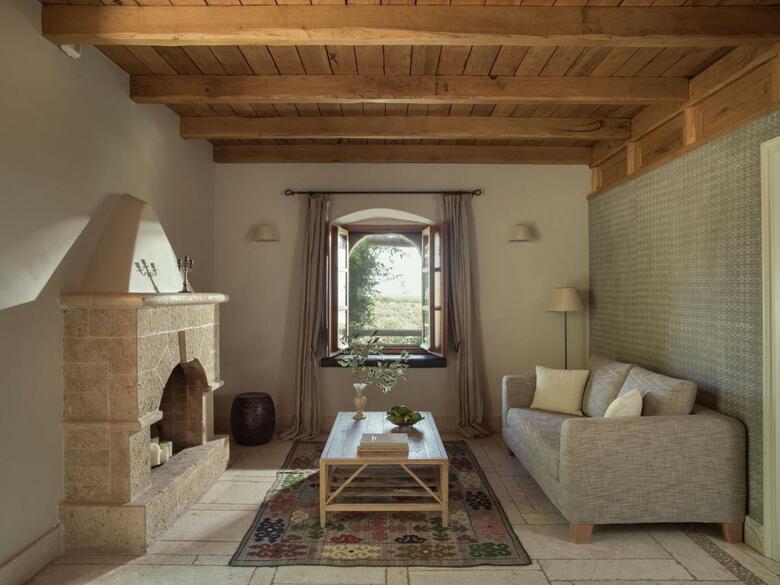 Kinsterna Hotel & Spa
