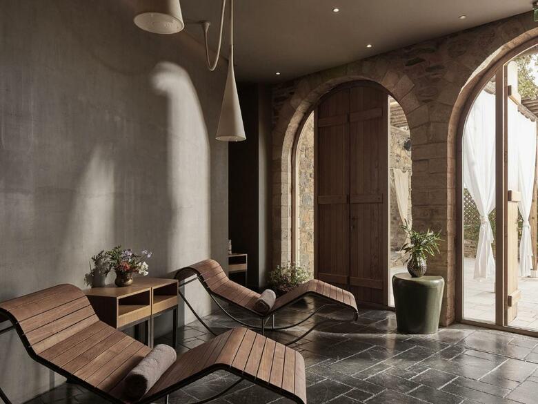 Kinsterna Hotel & Spa