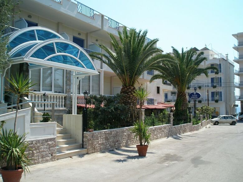 Hotel Tolo