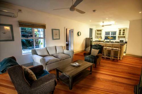 Apartamento Red Coconut Self Catering With Swimming Pool