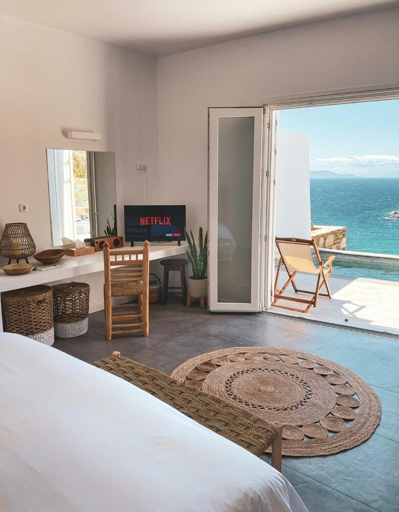 Pino Di Loto Luxury Apartments