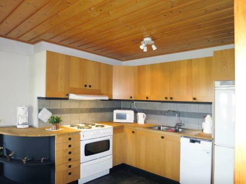Holiday Home Lunnekullens G�rd - Vgt123