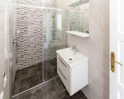 Barbo Palace Apartments And Rooms