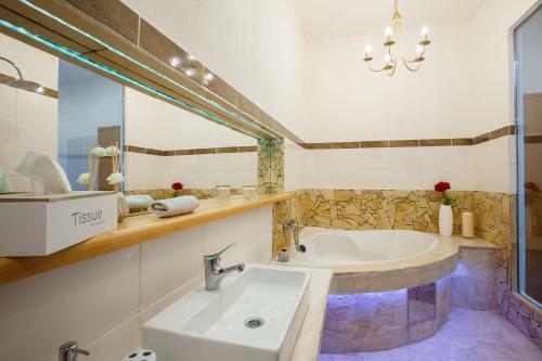 Hostal Penzi�n A Re?taur�cia Artin