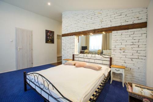 Hostal Penzi�n A Re?taur�cia Artin