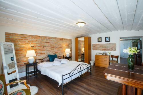 Hostal Penzi�n A Re?taur�cia Artin