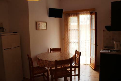 Alexatos Studios & Apartments