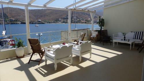 Hostal Aegean View Seaside Rooms & Studios