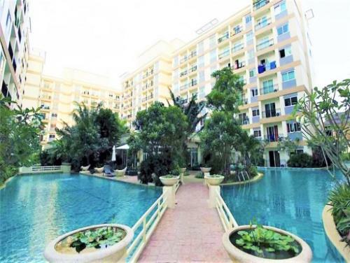 Park Lane Studio Apartment With Swimming Pool View Pattaya