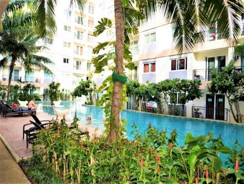 Park Lane Studio Apartment With Swimming Pool View Pattaya