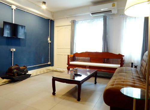 Cosy Town Home At The Old City