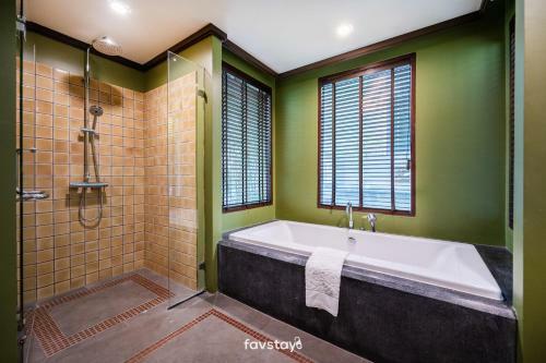 Hotel Nora Buri Resort & Residence