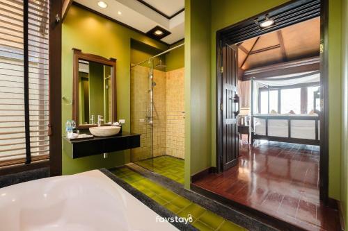Hotel Nora Buri Resort & Residence