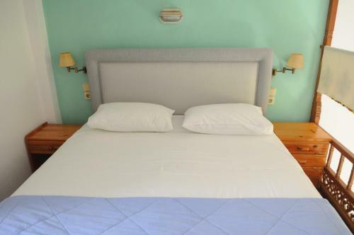 Pegasus Studios & Apartments