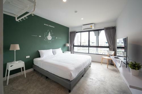 Yaks House Hostel