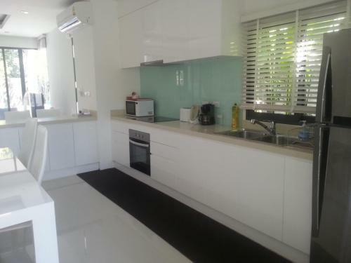 3 Bedroom Contemporary Pool Villa Mandina
