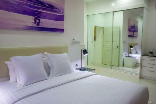 3 Bedroom Contemporary Pool Villa Mandina