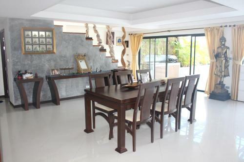 Luxurious House With Sea View - 2 Swimming Pools