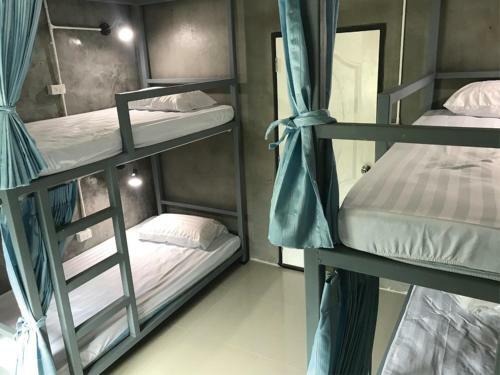 Chomjan Hostel