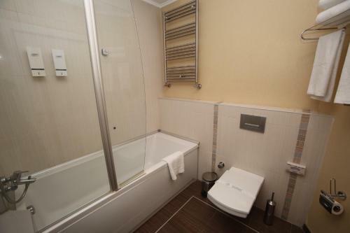 Grand Nora Hotel