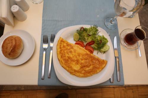 Grand Nora Hotel