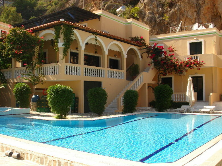 Kyra Panagia Aparthotel