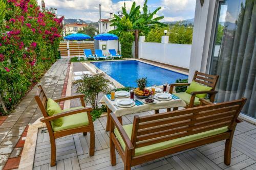 Villa Mozaik - 3 Bedroom Holiday Villa In �al??