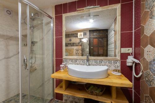 Vintage Cave House Hotel