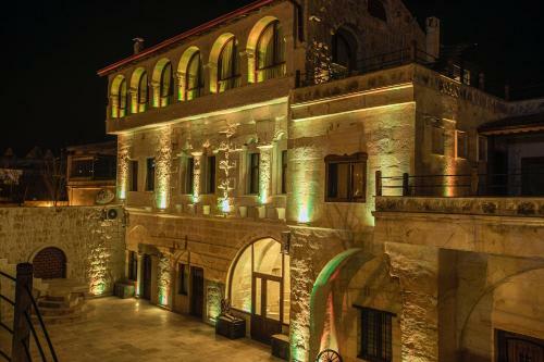 Hotel Ada Cave Suites