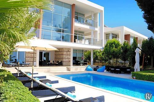 Islamlar Villa Sleeps 8 Pool Air Con Wifi