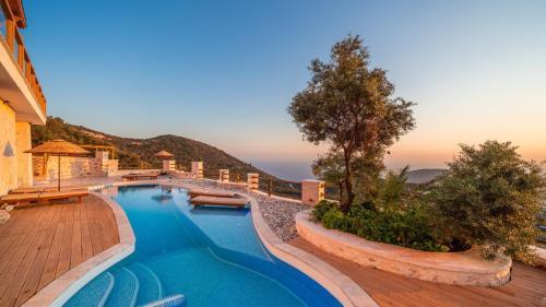 Kalkan Villa Sleeps 6 With Pool And Air Con