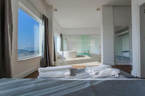 Kalkan Villa Sleeps 6 With Pool And Air Con