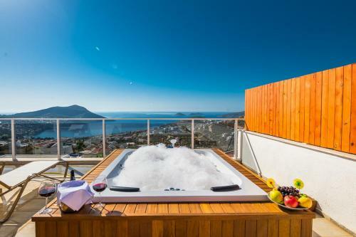 Kalkan Villa Sleeps 10 With Pool And Air Con