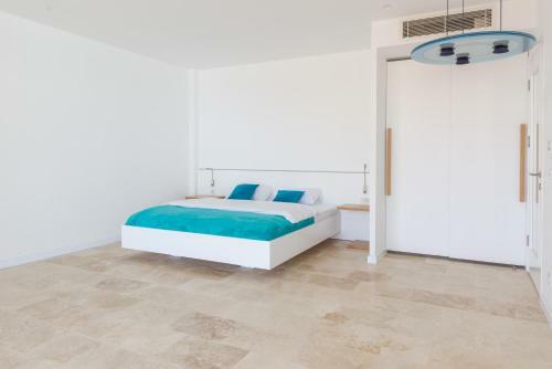 Villa White House