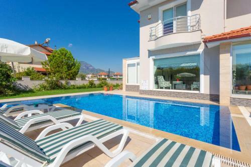 Villa Nirvana